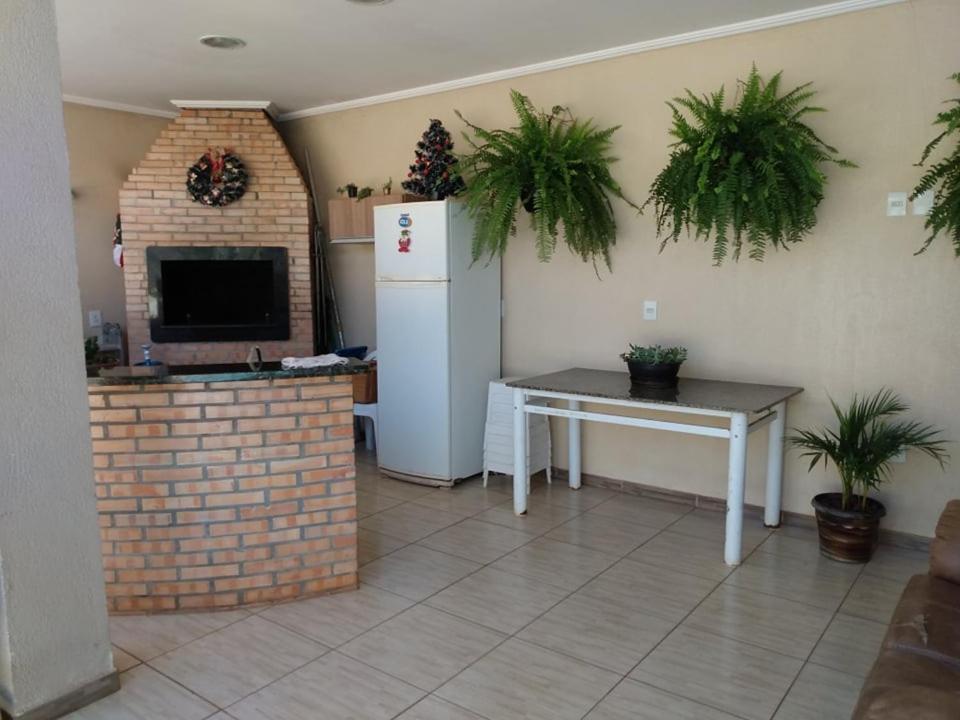 Edicula Com Um Quarto Banheiro E Piscina E Lazer Foz do Iguaçu Esterno foto